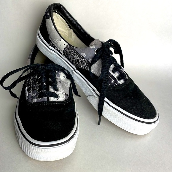 VANS•PATCHWORK PATTERN PRINT•WOMENS 9 - Picture 1 of 6